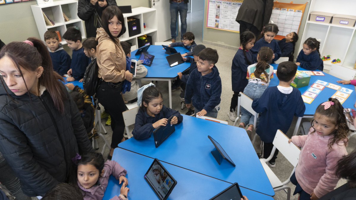 EducacionMuni's tweet photo. INAUGURAMOS UNA NUEVA SALA EN EL JARDÍN MUNICIPAL MIGUEL OLIVER 🧒🏻🥳🙌🏻

Toda la comunidad educativa se reunió para este acontecimiento que se materializa en un nuevo espacio para que nuestros niños y niñas aprendan más y mejor🎒👏🏻. https://t.co/lJHQ8roTIO