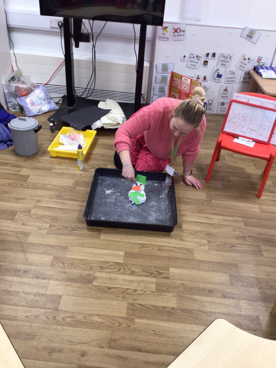 Building a snowman in stage two attention autism this week. Using simple language for object recognition. The children love the suspense and anticipation of waiting for the snowman to be splatted. <a href="/kestrelmead/">Kestrel Mead Primary Academy</a> #attentionautism #kestrelinclusion #dsp