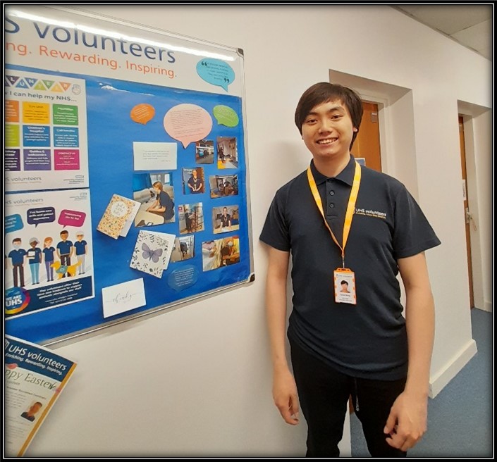 On #InternationalVolunteerDay Cyrus Wong, a patient support volunteer on ward F8 (stroke services) and general intensive care unit, explains why he got so much from the experience. More here 🔗 uhs.nhs.uk/whats-new/blog… #MakingAWorldOfDifference #PowerOfVolunteers #WeAreUHS 💙🏥