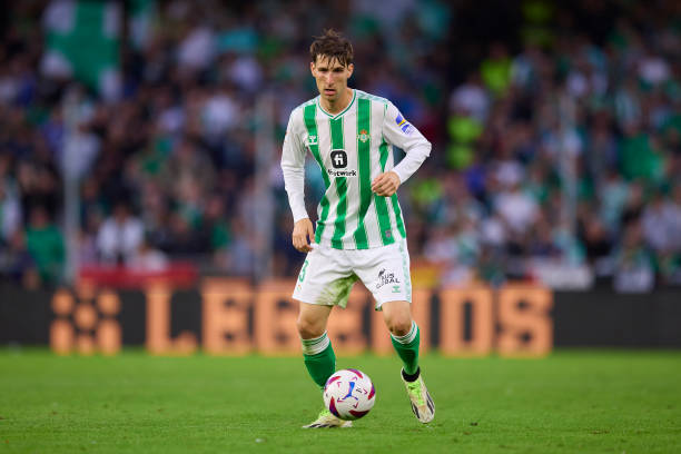 🚨 @DiMarzio: Miranda is close to Milan. Contact is expected in these hours for the final details of the contract. An agreement will be sought with Betis for a January arrival.