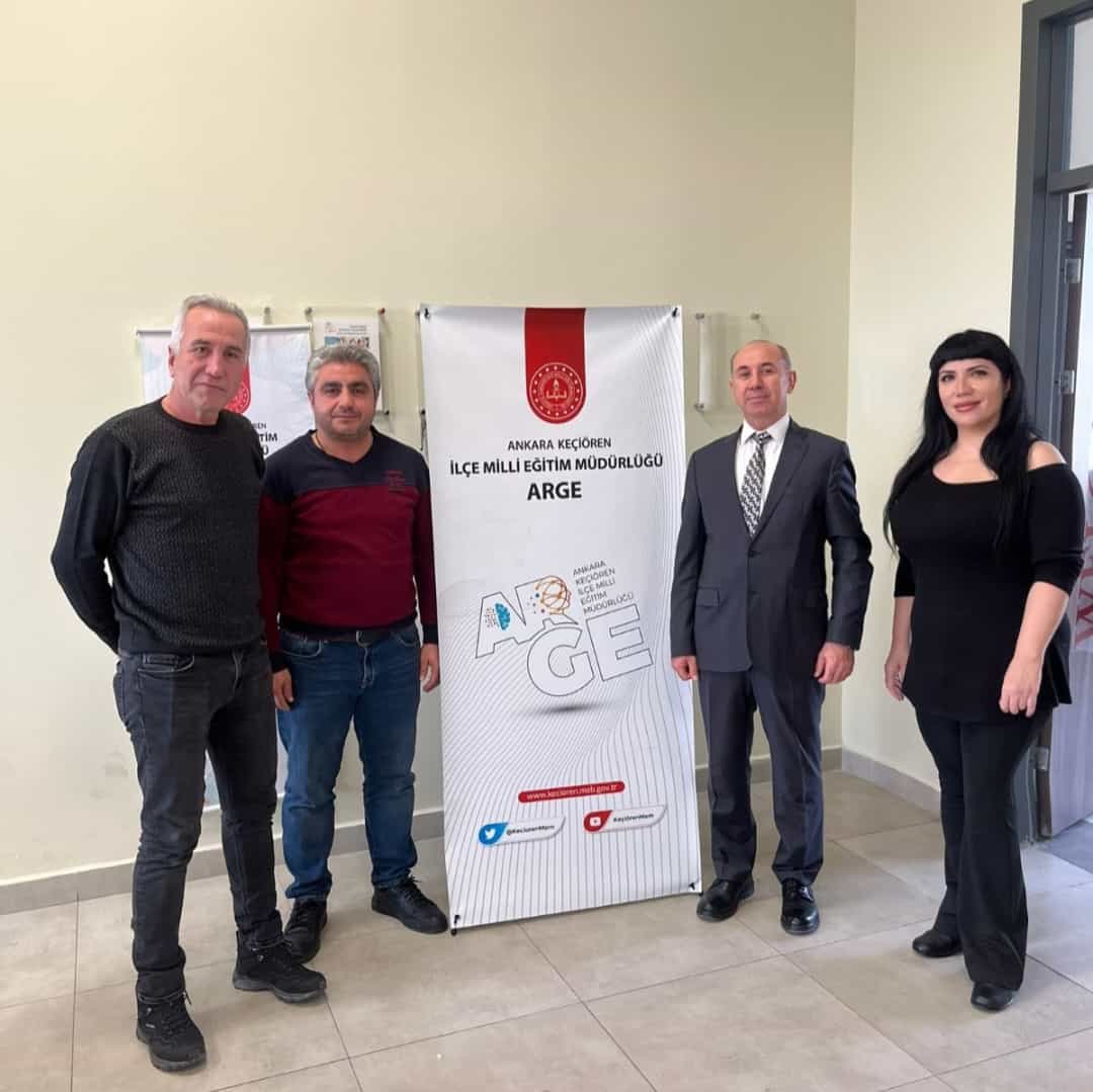 MemKecioren's tweet photo. Şehit Mehmet Karakaşoglu MTAL müdürümüz Ömer Dursun ve proje ekibi ARGE birimimizi ziyaret ederek bu sene híbeye hak kazanan Erasmus+ KA122VET projeleri ile ilgili bilgilendirme yaptilar https://t.co/V8ECWXKYvp