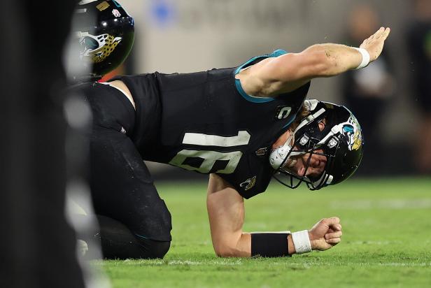 Trevor Lawrence got his ankle folded in half on Monday Night Football and everybody made the same golf joke. glfdig.st/mGa850QfxF0