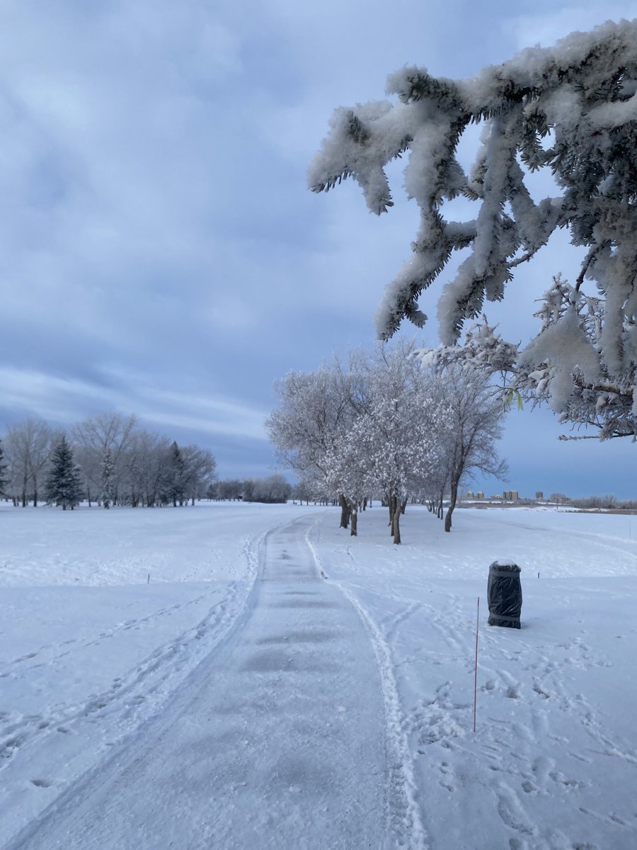 A nice frosty morning ❄️ ⛄️ ⁦<a href="/The_Wascana/">Wascana Country Club</a>⁩