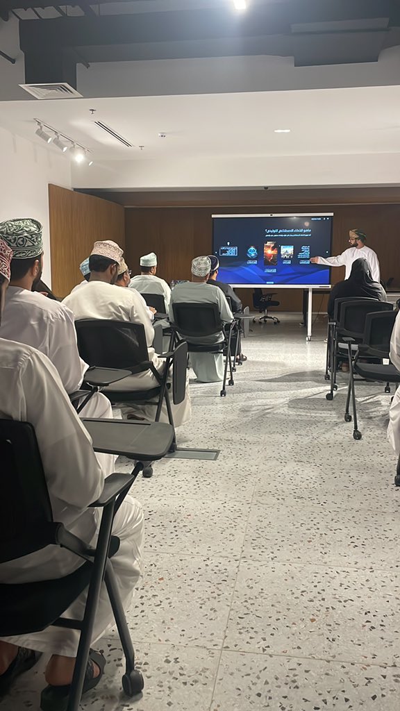 Alabri1z87's tweet photo. #aski91bd
ورشة التكيف مع الذكاء الاصطناعي من تقديم المبدع عبدالله البلوشي @i91bd https://t.co/pUggXnyKGf
