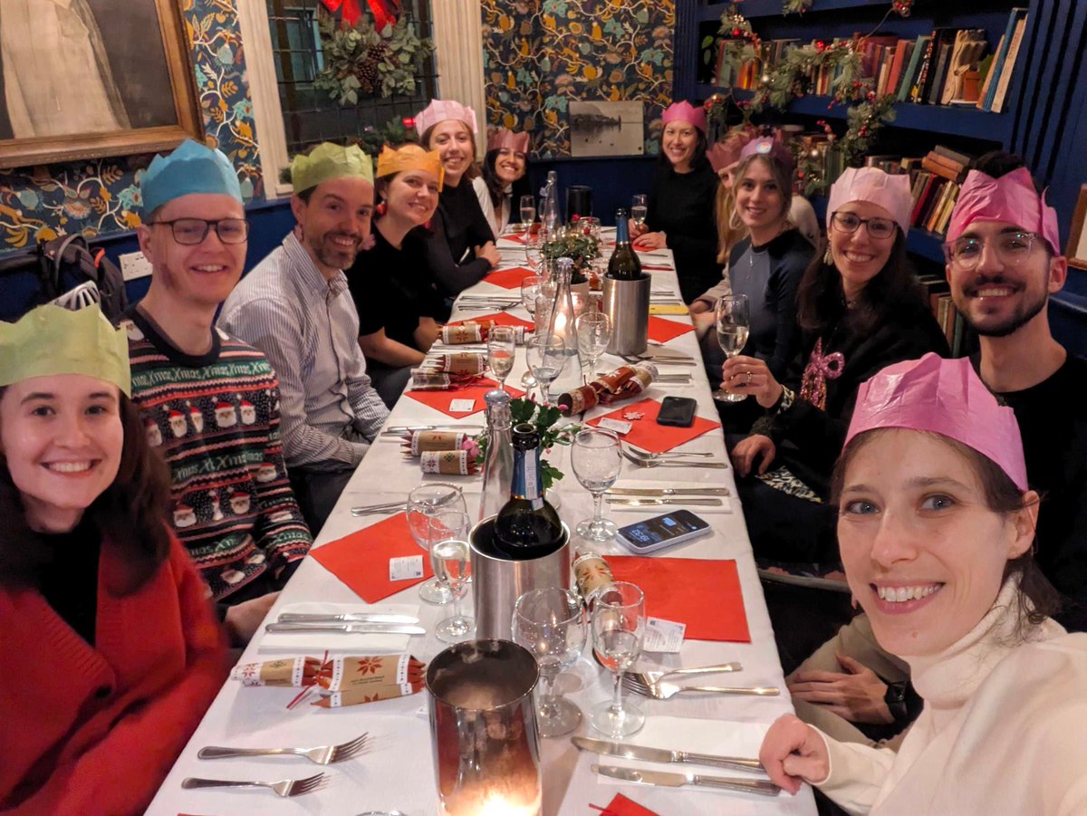 Happy Holidays from the Developmental Epigenomics lab!  We definitely found out who the coffee fans were during this year’s White Elephant gift exchange (😉), and had a delicious dinner with @metzisv’s lovely lab 🍽️🧬🎄❄️ Looking forward to another fantastic year of science!