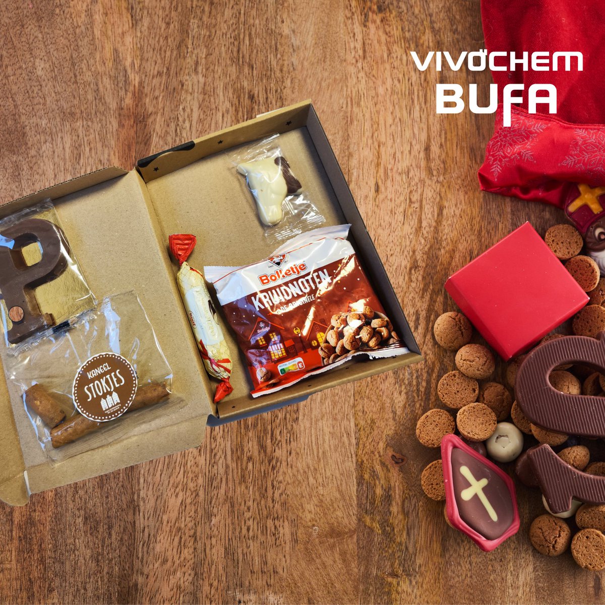 Het is vandaag de dag van Sinterklaas,
Hij is dan ook voor heel even de baas.
Vanmiddag waren er bij ons in Almelo 2 hele leuke Pieten,
Daarom kunnen wij nu heerlijk van wat snoepgoed genieten.
Bedankt voor de lekkere marsepein,
Hopelijk is de avond voor jullie ook net zo fijn.