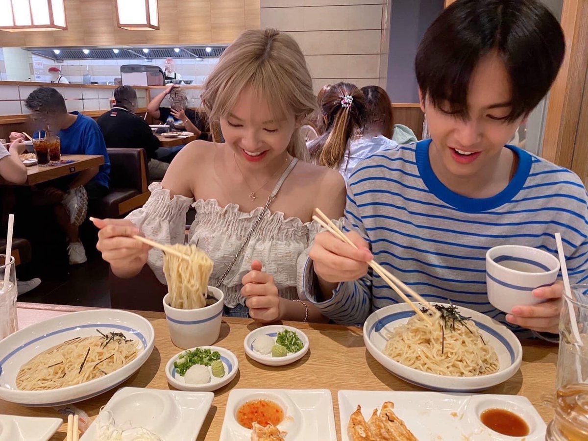 ตอนนั้น                                                   ตอนนี้