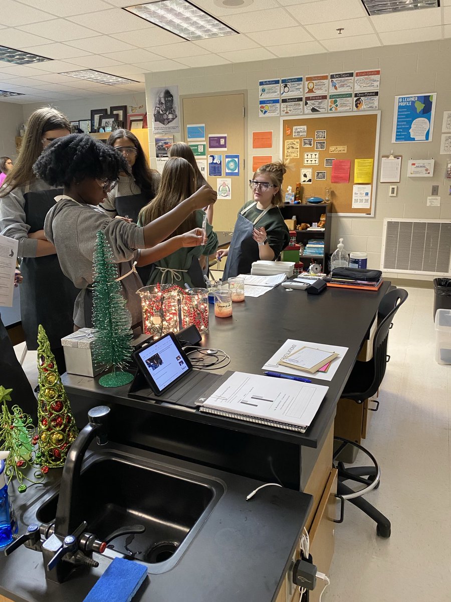 rpmcewan's tweet photo. ADI - Murder Ana a Meal. Last day of collecting data. Where did John Doe eat his last meal? #HooverBucs #HCSStrong ⁦@Jennifer_Hogan⁩ ⁦@ortotter⁩ ⁦@HooverSchools⁩ ⁦@hooverbio⁩ https://t.co/5OS4siEFUT