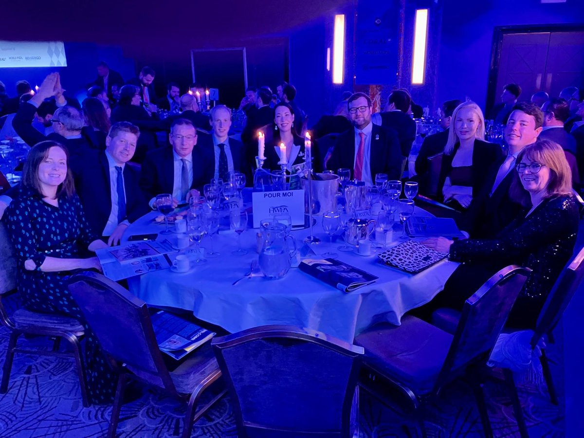 EquineSoftware's tweet photo. Congratulations to @JPOwenRacing for winning the @HorseraceMedia Arabian Racing Achievement Award at the 57th @HorseraceMedia Derby Awards yesterday receiving the award from our EMR Chief Operating Officer @FinlayDargan!

#ArabianHorse #HorseRacing #Award https://t.co/Dp1zqdFfAs