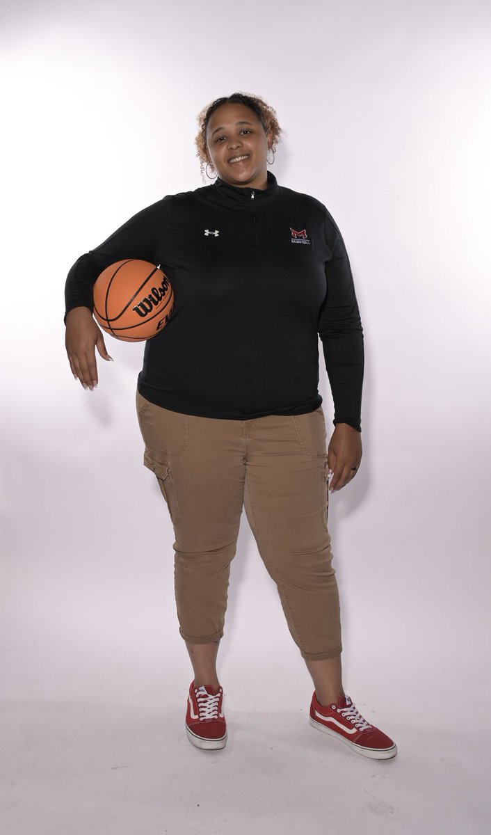 Be sure to wish Coach Tay a HAPPY BIRTHDAY! 🥳

Thank you for everything you do for our program!