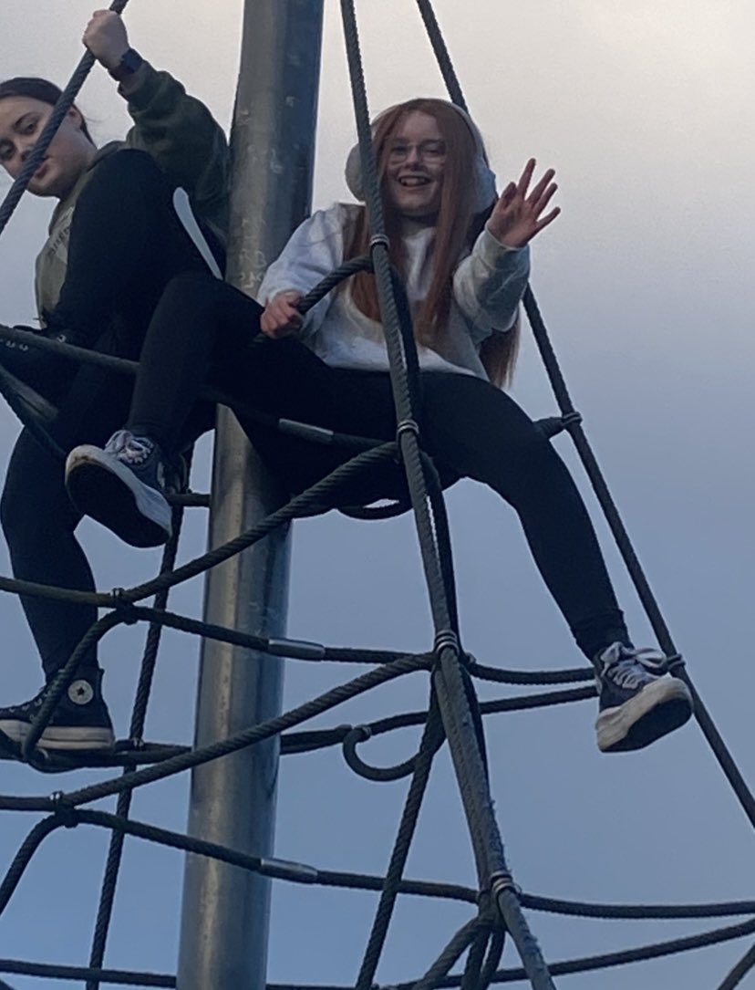 Litter Picking Break Time <a href="/DofEScotland/">DofE Scotland</a> <a href="/drumchapelhigh/">Drumchapel High</a> #fun #laughs #kitkat #SummerhillPark #swings 🤣🍫🎢