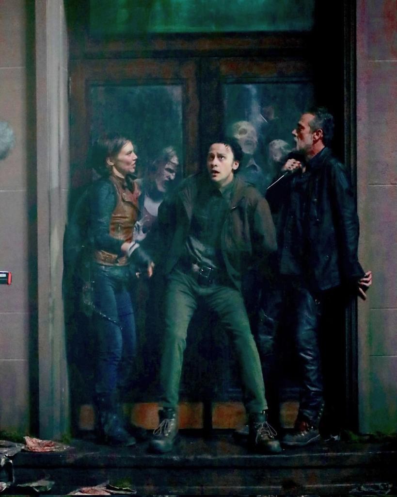 FelixxCarlucci's tweet photo. "Jano" (Trey Santiago) was definitely gone too soon. #TWDDeadCity #DeadCity #TWDdc #TWDFamily . And they should've found some steaks in a solar-powered freezer at DelMonico's. https://t.co/73tnNSthce