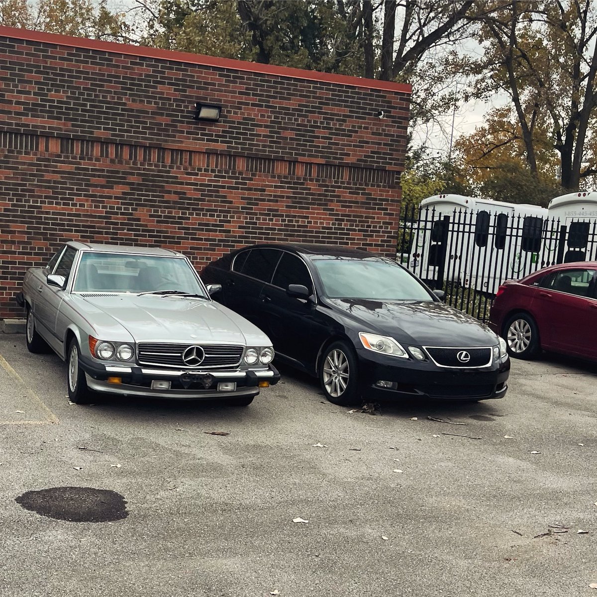 Fresh off the delivery truck, ready to roll into their new town! 🏙️ 

#carshipping #autotransport #shipmycar #vehicleshipping #usa #avftsshipping
