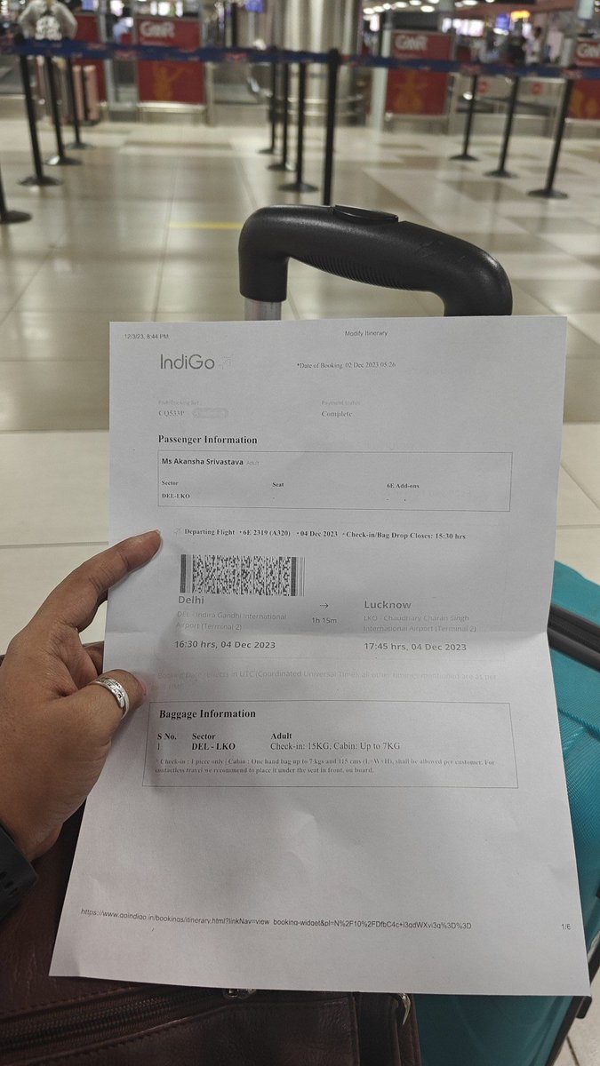 Littilstar1's tweet photo. Indigo is the worst travel ever..I have to share everything he cancelled my ticket without any message and mail is it right @IndiGo6E #Indigo @indigo and also they give me the worst hotel rooms it's totally leakage stinky smell, cockroach @IndiGo6E https://t.co/xY9FNsISXm