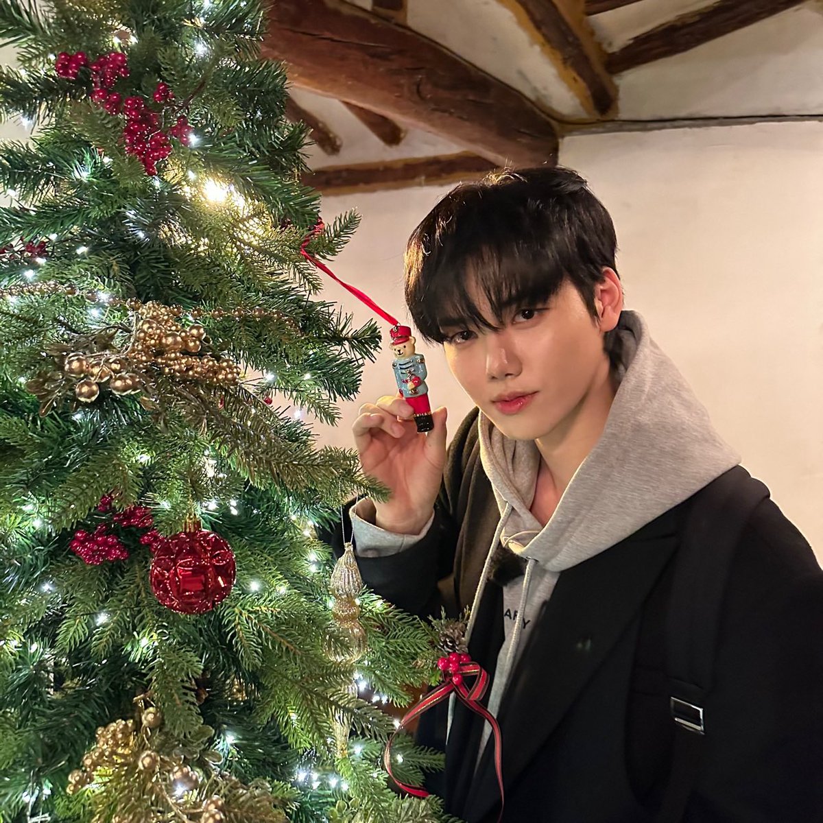 민희 버블 프사 바꿨네~~
요 훈남 누구야아..😻