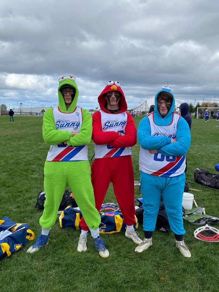 🥍 Teammate Tuesday 🤝

We're the Three Best Friends
That Anyone Could Have
We're the Three Best Friends
That Anyone Could Have