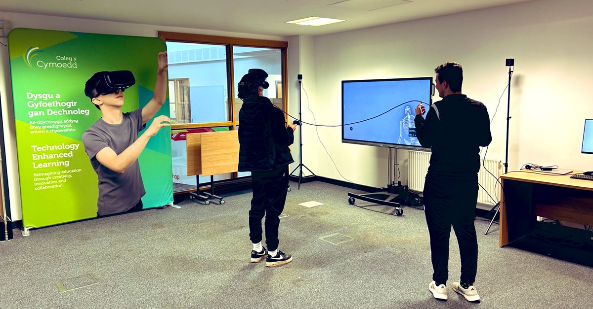 Start of another busy week in #TEL expanding the #VR provision &amp; resources @ColegyCymoedd Nantgarw Learning Centre <a href="/htcvive/">HTC VIVE</a> <a href="/HTC_UK/">HTC UK</a> <a href="/3Dorganon/">3D Organon</a> <a href="/Viveport/">VIVEPORT</a> <a href="/tiltbrush/">Tilt Brush</a> <a href="/cinetracer/">cinetracer</a> 💻🔭🔬🎞️🎬🎥