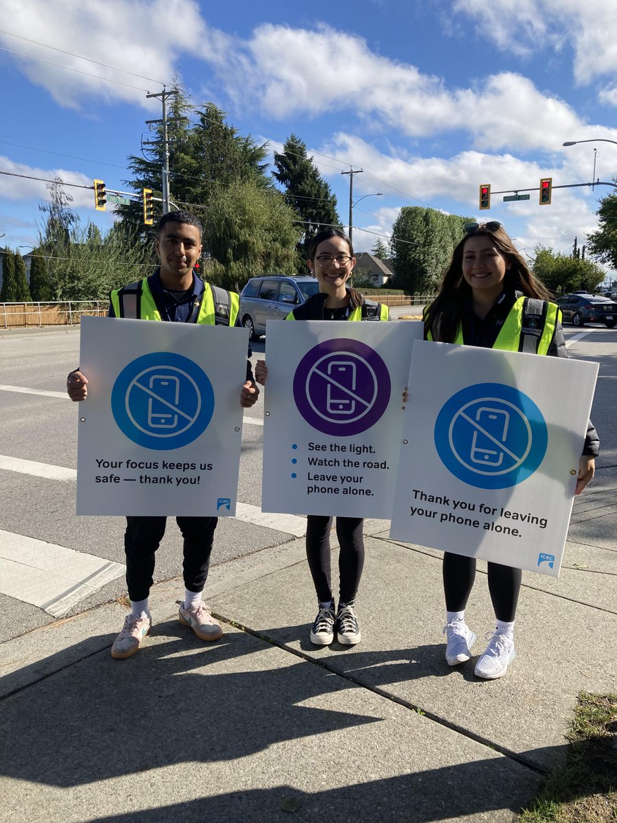 icbc's tweet image. 👏 This International Volunteer Day, we’re thanking B.C. road safety volunteers who help make our roads safer for everyone. Kudos! Virtual 👍 to express gratitude. #IVD2023 bit.ly/3RaEt8A