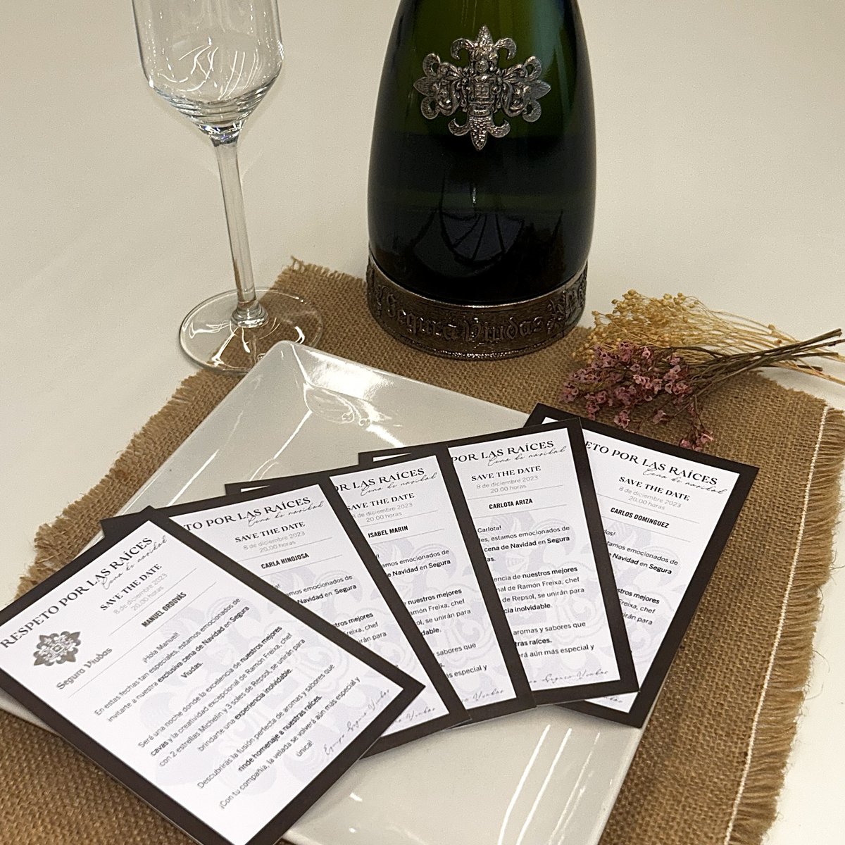 Parece que nuestros invitados ya han recibido sus invitaciones. Desliza para ver quién formará parte de esta experiencia ¿Estáis preparados para lo que está por venir?​

#ElMenú2023 #RespetoPorLasRaíces #Navidad2023 #SeguraViudas