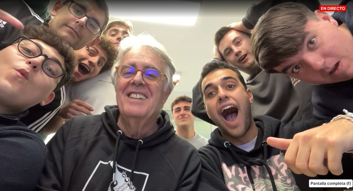 sirolopez's tweet photo. Gente! estoy en la uni con esta chavalada dando clases... de Twitch!! 😅 

Entrad a darles apoyo! -> https://t.co/NLwpJWxvX8 https://t.co/CSUYDSAyTP