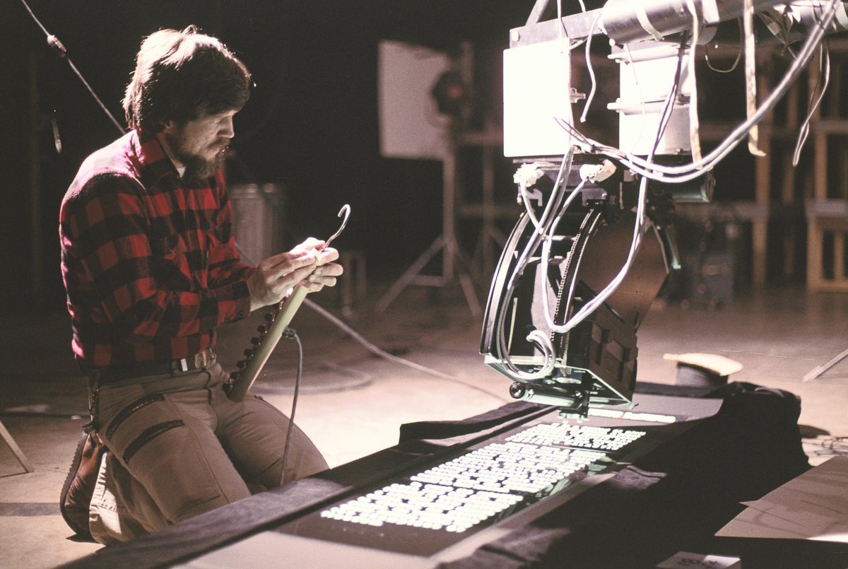 Arvaatko minkä elokuvan alkutekstejä tässä kuvataan?