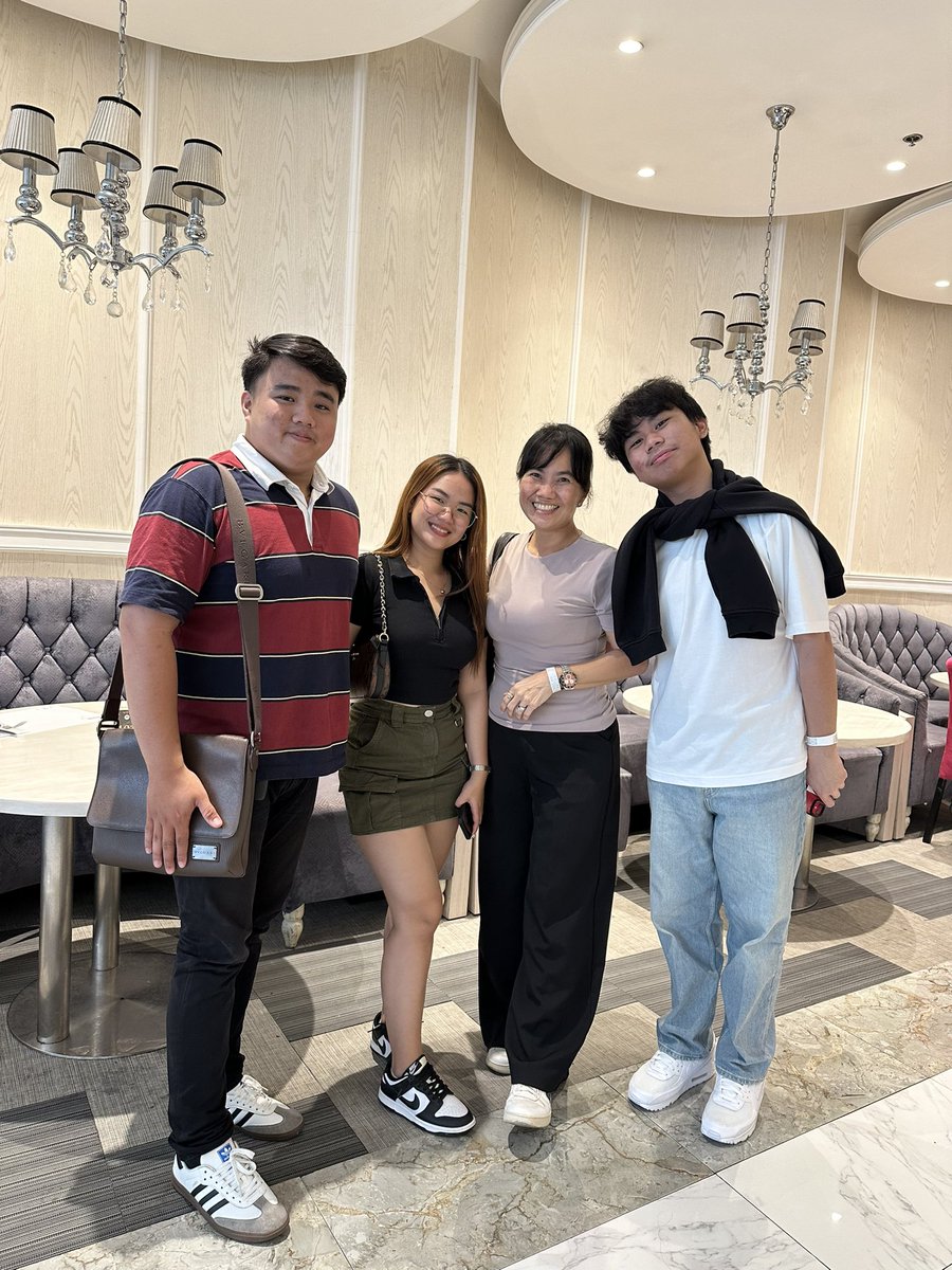 darirayyy's tweet photo. One of the best🤍🥹 (Ram’s mom &amp; bro) https://t.co/leRmSMct68