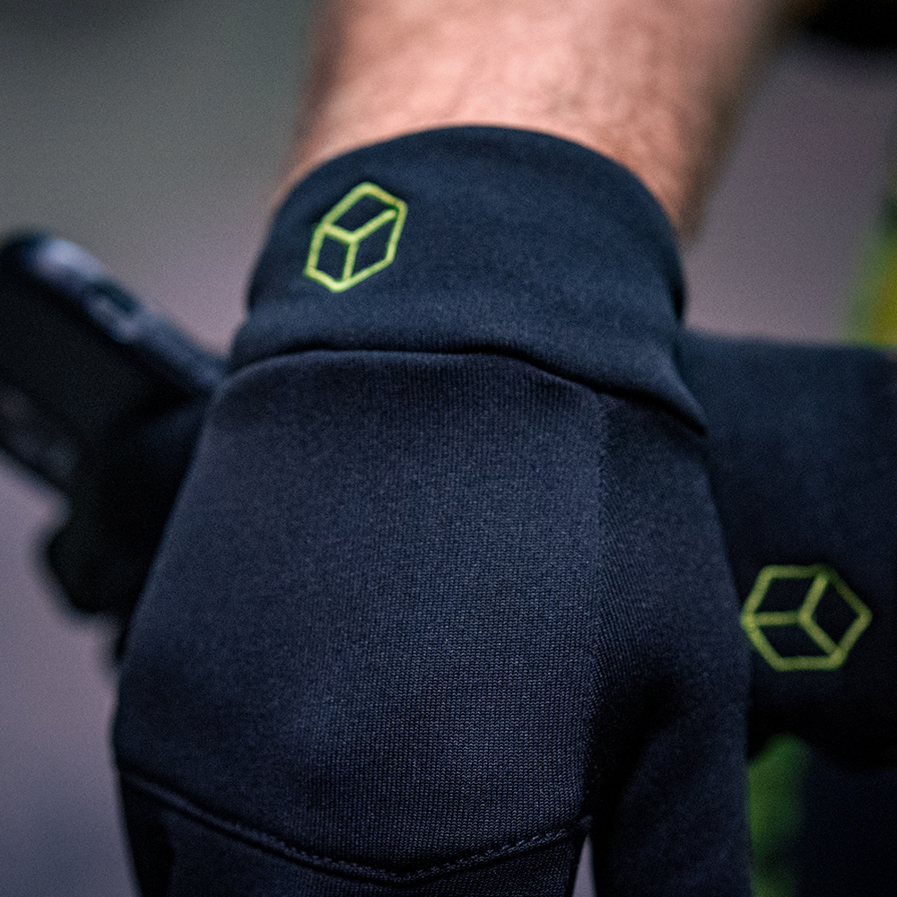 It's beginning to look a lot like discounts ❄️
Hackers need to stay warm, too! The Winter Swag Pack will keep you both cozy and stylish 😎 

Get it with a 25% discount now: okt.to/Gfmnty

#HackTheBox #HTB #Cybersecurity #HolidayDiscount #SwagStore