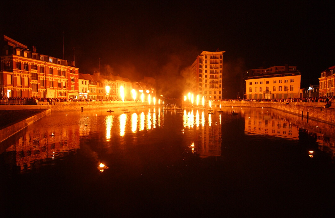 lillefrance's tweet image. 😍 Lille 2004, capitale européenne de la culture : le coup d'envoi, c'était il y a 20 ans !

📸 6 décembre 2003 

#jaimelille