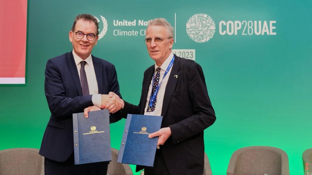 German funding of €23m for new initatives with UNIDO to enable more developing countries to transform their heavy industries to climate neutrality. Part of Chancellor Olaf Scholz's Climate Club unveiled at #COP28 tinyurl.com/yc6f6cn2 #ClimateAction