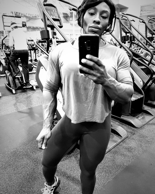 Tunnel tue.. channeling that tunnel vision till the mission is complete #offseason #fitchicks #curves<a href="/tag/curves"class="tags"><span>#curves</span></a><a href="/tag/fitchicks"class="tags"><span>#fitchicks</span></a><a href="/tag/offseason"class="tags"><span>#offseason</span></a><a href="/tag/femalebodybuil"class="tags"><span>#femalebodybuil</span></a>