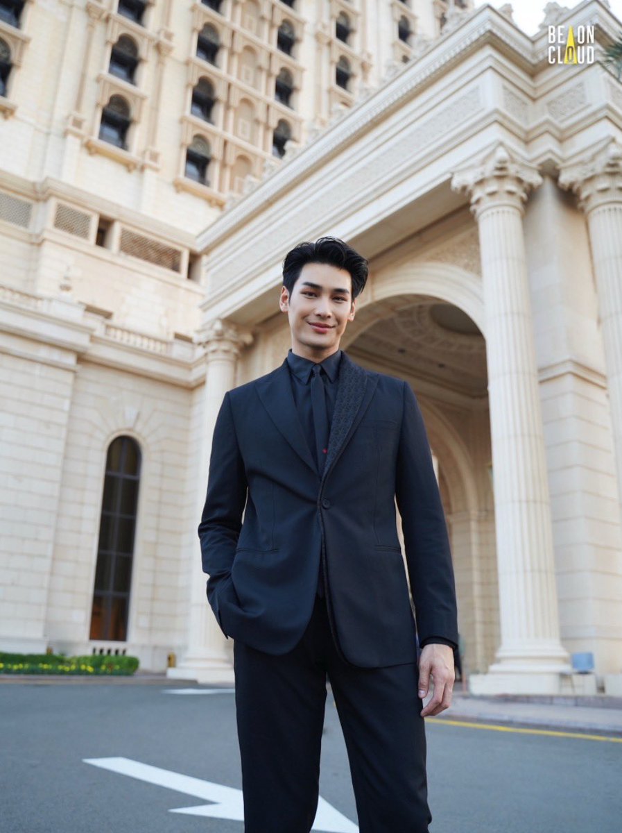 dailyscoopsnews's tweet photo. มาย-ภาคภูมิ และ อาโป-ณัฐวิญญ์ สองนักแสดงจากค่าย Be on cloud ร่วมงาน Red Sea Film International Festival 2023  ที่เมืองเจดดาห์ ประเทศซาอุดีอาระเบีย 🎬📽️🎞️

@RedSeaFilm @Nnattawin1 #Nnattawin @milephakphum  #MilePhakphum 
#MileApoRedSeaFilm2023D1 https://t.co/23lTsW1a1J