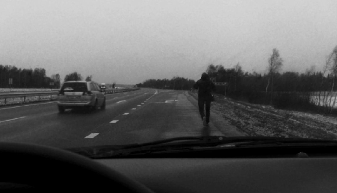 Kicking off our #WinterRewatch list is FELLOW TRAVELERS, the 2015 #Lithuanian film dir. by <a href="/LinasMikuta/">Linas Mikuta</a>  Set in mid-December on a snowy and grim day, three frozen fellow travellers reveal hidden corners of their soul connected by a passing driver.  

bit.ly/3TgWAvf