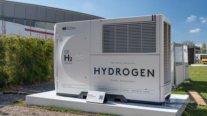 E_Motor_News's tweet photo. ⚡️H2IT e ASSTRA presentano un position paper con lo stato dell’arte e i punti programmatici per lo sviluppo dell’idrogeno applicato al trasporto pubblico locale.

#H2IT #ASSTRA #idrogeno

Read more⤵️
🔗https://t.co/NA5BRPzKtf https://t.co/DwjH85Nr1x