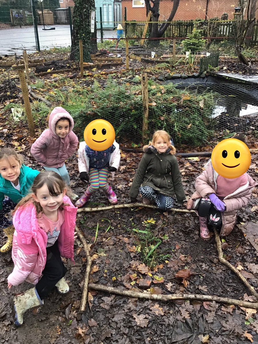 In forest school today, year 1 created art using natural resources found in our woodland area.