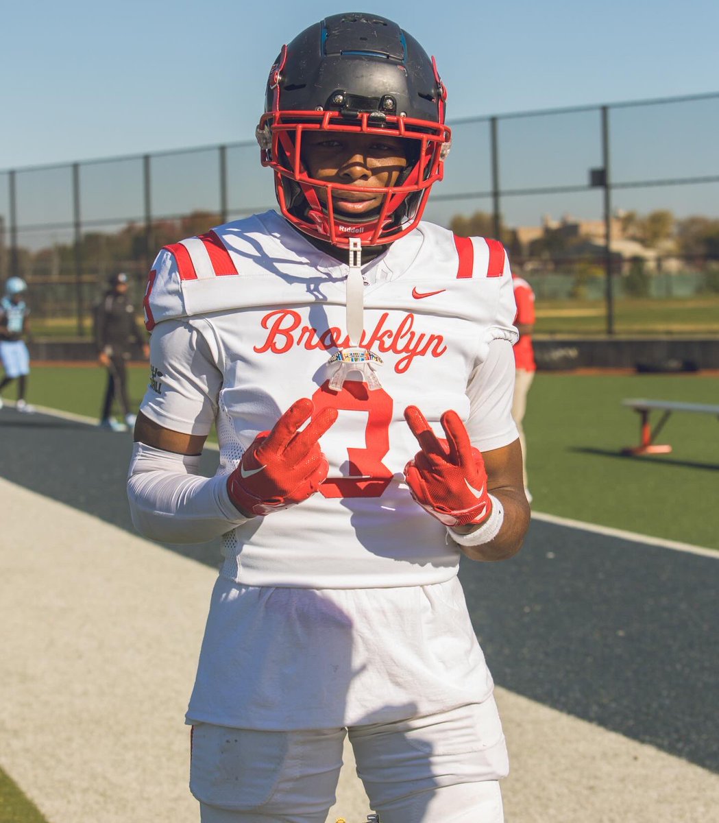 lawton_marquis's tweet photo. First and foremost I just want to say thank you for everything @EHallFB @KJSTROUD10 @Dannylandberg @coach_wheels1 @coachmouse1 @LightsOutMorgan @ShotByLJay18 @Coach_Keith_Rob @Chadellis91 couldn’t ask for more. With that being said here’s my senior film

https://t.co/ozbHfJE0BB https://t.co/z0bgxbqyzP