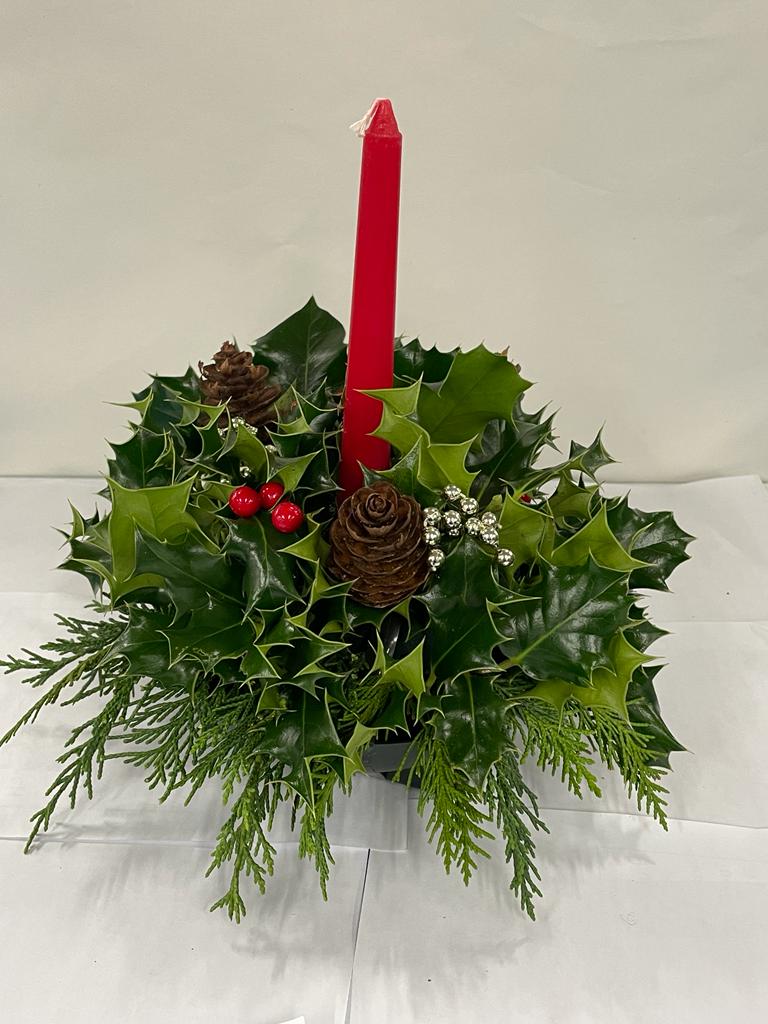 SolsticeAbdn's tweet photo. Participants have been busy making our unique #handmade tablecentres, Christmas Wreaths and decorations.  Visit our Christmas Shop to buy these, your tree or decorations. See https://t.co/3Cgo32R2wn for details 
#Christmas #socialenter https://t.co/REV6opPxWe