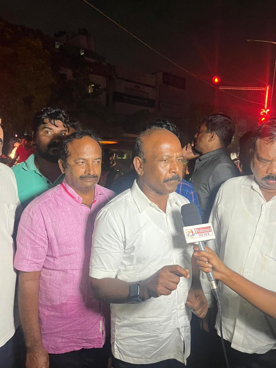 Subramanian_ma's tweet photo. வேளச்சேரியில் ஆய்வுப்பணிகள் மேற்கொள்ளப்பட்டது. #Masubramanian #TNHealthminister #DMK4TN #Floodrelief #Inspection https://t.co/KZlD7Zgtuk