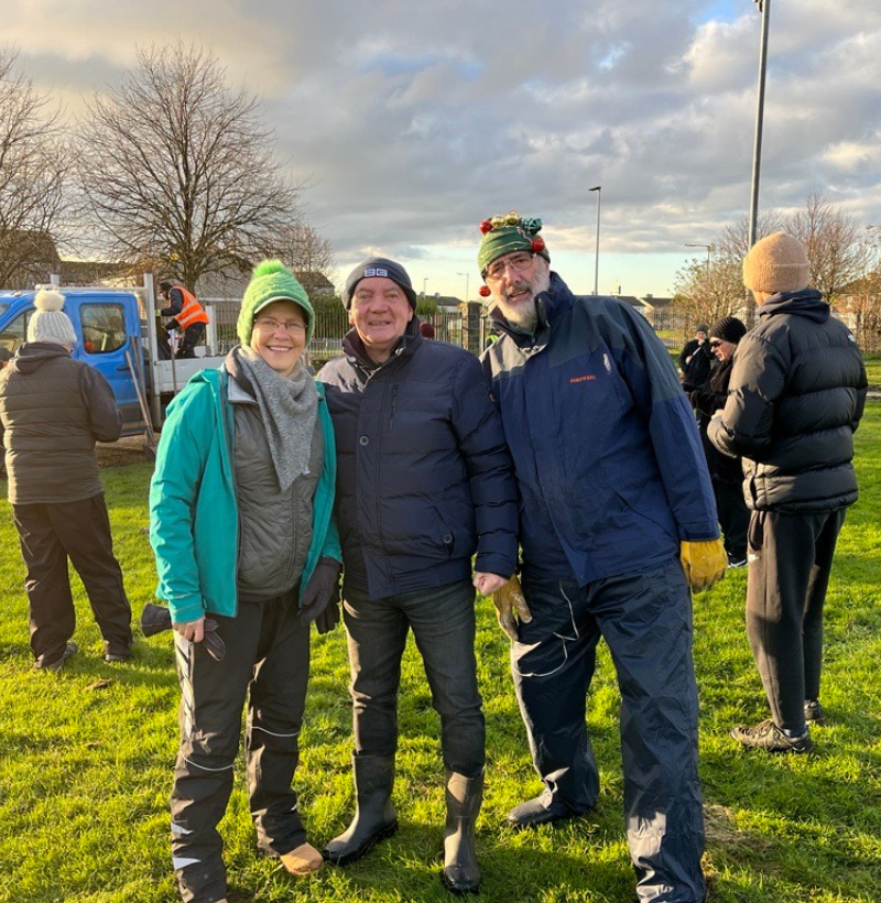 TCDBusiness's tweet image. @rtenews covered the planting of 3,000 trees in #Darndale led by @theTrinityCSI,  and @DubCityCouncil as part of the EU-funded project, #UForest. 🌲 

Read the article here 👉 bit.ly/3R1d1ZK

Adopt or gift a tree here 👉 bit.ly/3uL1AOq

#TransformingBusiness