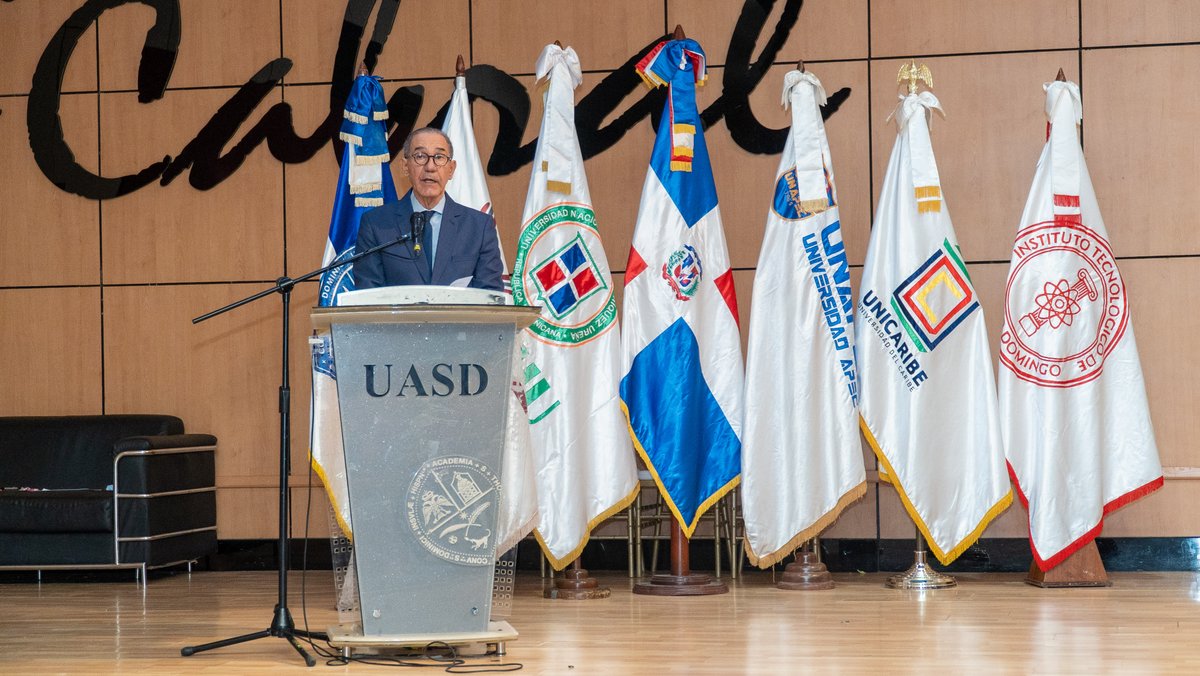 UNPHUInvestiga's tweet photo. El ministro del @MMescyt, @fgarciafermin apuntó “la investigación científica y tecnológica es vital para el desarrollo de la salud, seguridad y educación de la sociedad; es importante no solo por lo que representa hoy sino por lo que representará mañana”. #MESCYT #CEICYT #Ciencia https://t.co/qGcSeK1aTt