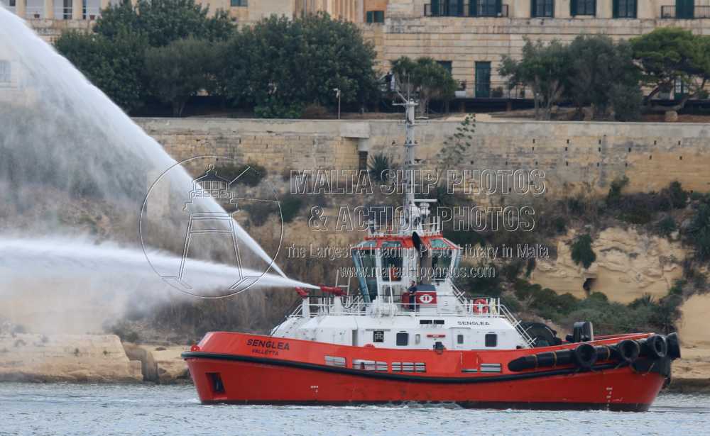 Shipguru's tweet image. #Tugboat #SENGLEA during #firedrill at  #grandharbourmalta - 21.11.2023 - www.maltashipphotos.com- NO PHOTOS can be used or manipulated without our permission @TUGSPOTTERS @EuroTugs @RRiuniti