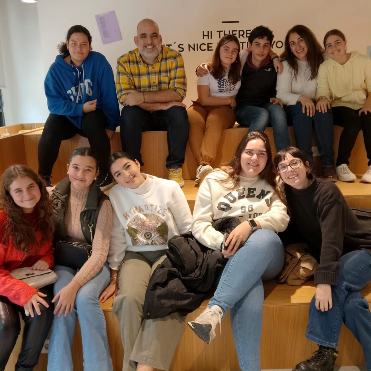 epdlsevilla's tweet photo. 🤩Nos encanta ver cómo lo pasan en grande nuestros jóvenes junto a @freddygoncalves en el encuentro de mediadores de lectura juveniles. En esta ocasión, con los jóvenes de Cantillana, Espartinas y Tocina.
#EPDL2024 #EPDL https://t.co/ncQOxfjjwQ