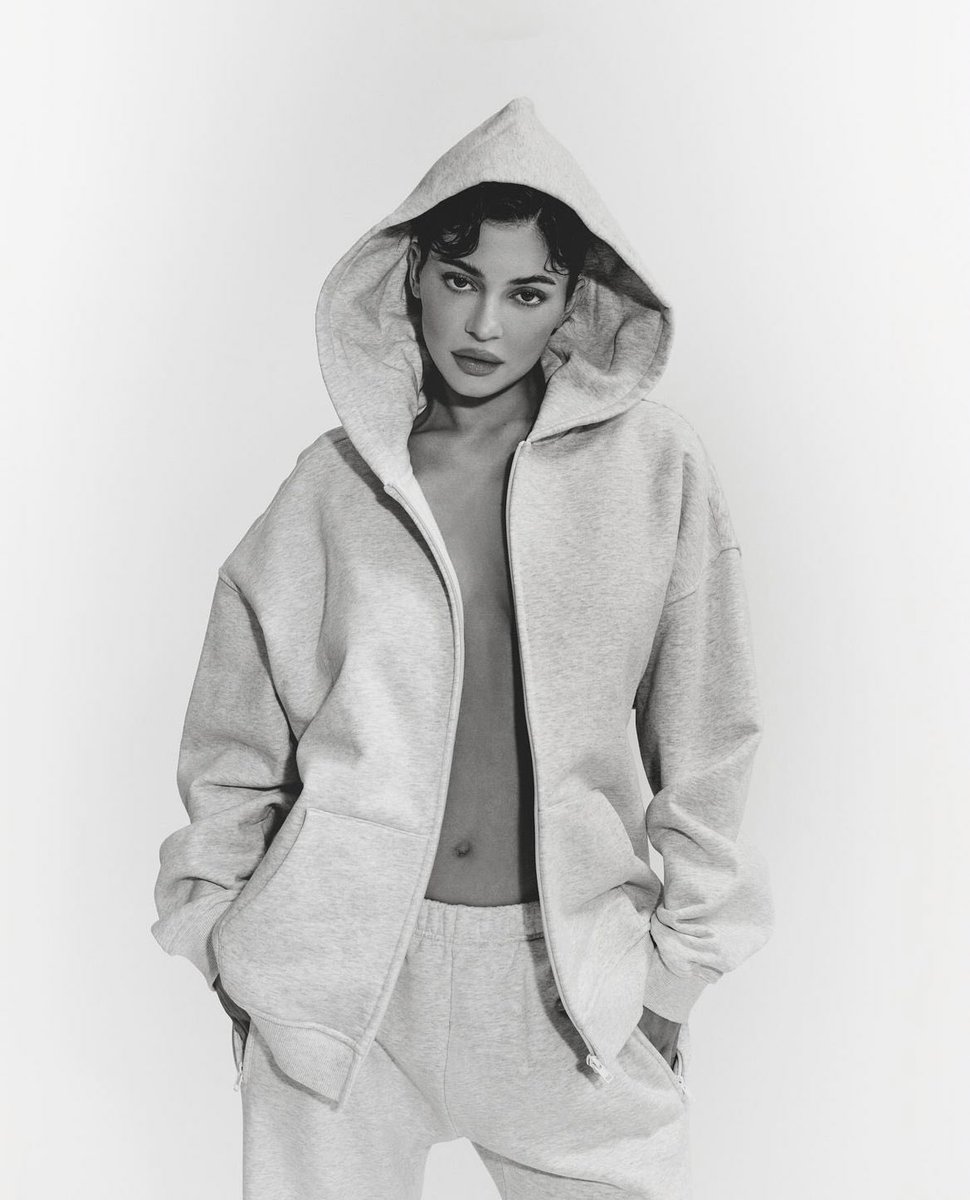btsgoeson's tweet photo. KYLIE JENNERRRR 🗣️ https://t.co/jj0CSBBEja