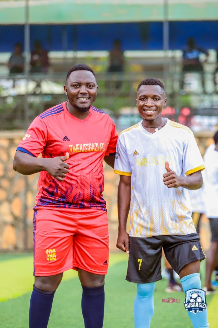 BUBZ League (@bubzleague) on Twitter photo #BubzLeague Matchday 2 Standings: Rwekisigazi FC leads with 10 points, followed by Hunters at 5, Ensolo SC with 4, and Akarere FC with 3.
Top scorers Bob Robert <a href="/bobrobert_t/">Tuhairwe Bobrobert</a> and Mike both shining with 3 goals each! 🔥⚽️
Cc <a href="/EnsoloSC/">SC ENSOLO</a>
Cc <a href="/Rwekisigazifc/">RWEKISIGAZI FC</a> #BubzLeague Matchday 2 Standings: Rwekisigazi FC leads with 10 points, followed by Hunters at 5, Ensolo SC with 4, and Akarere FC with 3.
Top scorers Bob Robert <a href="/bobrobert_t/">Tuhairwe Bobrobert</a> and Mike both shining with 3 goals each! 🔥⚽️
Cc <a href="/EnsoloSC/">SC ENSOLO</a>
Cc <a href="/Rwekisigazifc/">RWEKISIGAZI FC</a>