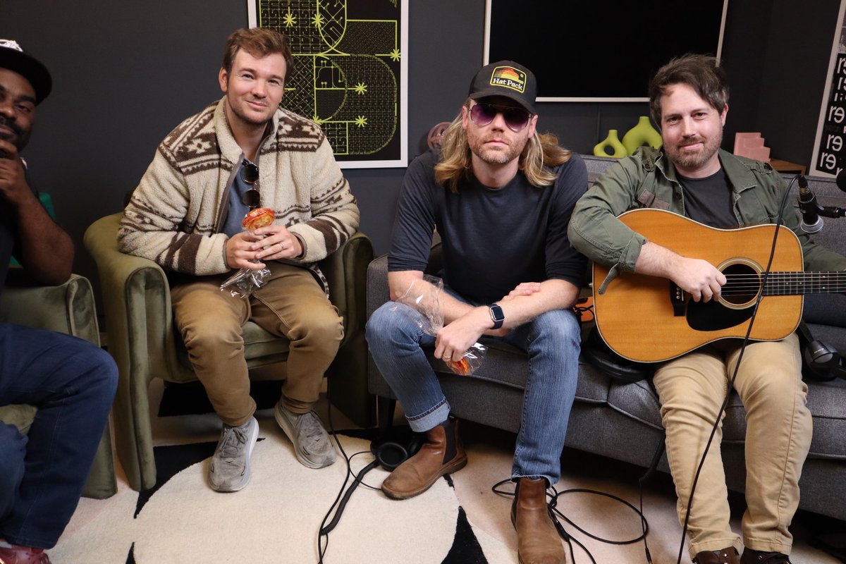 On today’s Hollywood Handbook, The Boys welcome back Shaun Diston and Brett Morris to make a new Christmas album.  Watch: bit.ly/4a2NZlz Listen: bit.ly/3T9BzCm