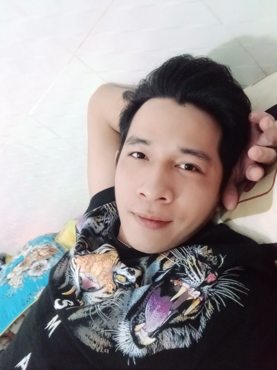 Đêm buồn lẽ bóng một mình anh
Tự nhiên lại thấy thèm thèm sò lông
Ước ao một chút phiêu bòng 
Cho anh với ấy mặn nồng một đêm😉😘😘😘😘