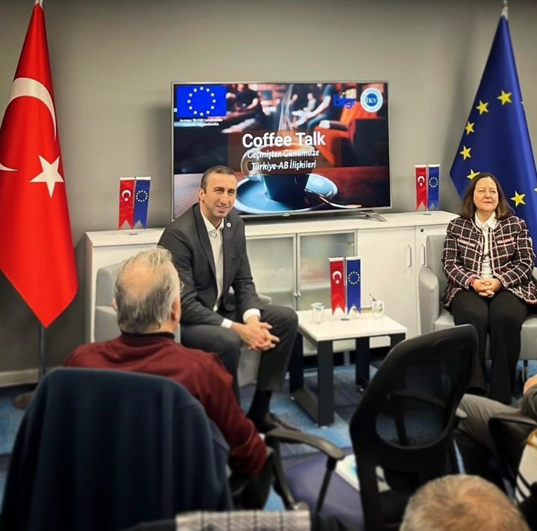 İKV İstanbul AB Bilgi Merkezi'nin düzenlediği 'Coffee Talk' etkinliğinde geçmişten günümüze Türkiye-AB ilişkilerini konuştuk.