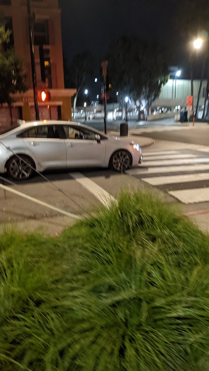 SJVelling's tweet photo. @PasadenaGov @PasadenaPD I'm once again asking you to enforce speed limits, pedestrian walk zones/crosswalks, and bike lanes at Oak Knoll x Union &amp; Walnut intersections. 

This is appalling driving and will get someone killed. #BikeSafety #PedestrianSafety #Walkable #VisionZeroLA https://t.co/d49iVLH4Vg