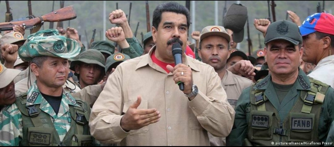 🔴🇻🇪⚔🇬🇾🗣#URGENT: Nicolás Maduro announces a new and “powerful” stage in Venezuela’s territorial dispute with Guyana.

🔹️Reports of Venezuelan troops moving on the border with #Guyana.

#VenezuelaDiceSi #Venezuela #Urgent #UkraineRussiaWar #news #war #Guyana