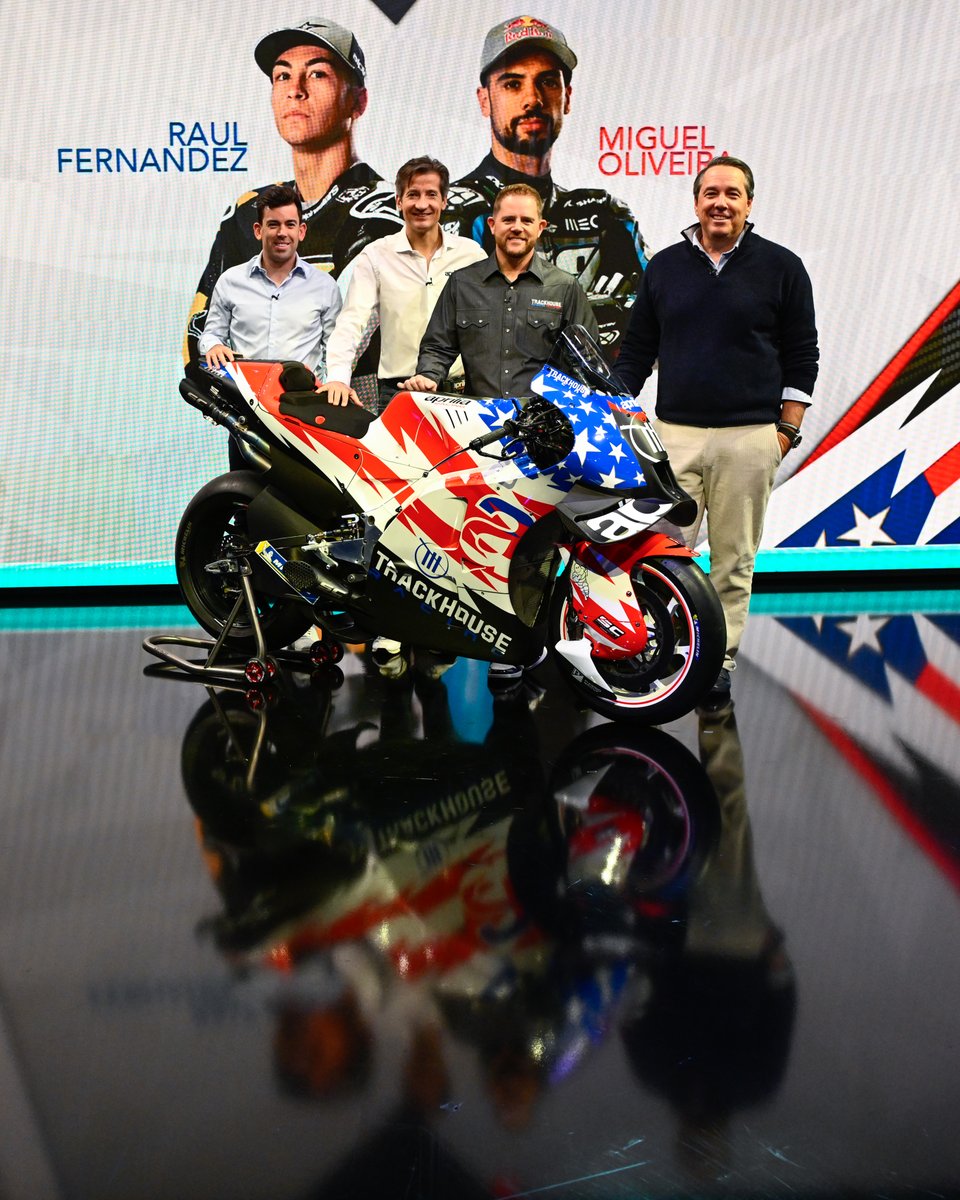 MotoGP's tweet image. 🇺🇸 @TrackhouseMoto is ready to switch gears and land in #MotoGP! 🆕

@_moliveira88 and @25RaulFernandez will be lining up on the grid for the American outfit running Aprilia machinery ✅

#HSIN