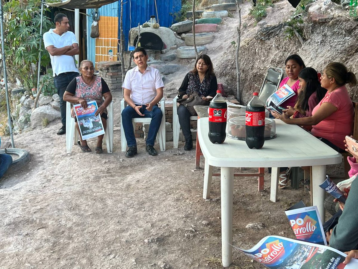 La   ruta hacia un Chilpancingo con desarrollo es simple: CAMINAR.
Conocerlo   de cerca, escuchar sus necesidades, y descubrir ideas para solucionar los   desafíos diarios. Porque la verdadera transformación comienza con cada paso   que damos juntos. La ruta es seguir caminando.
